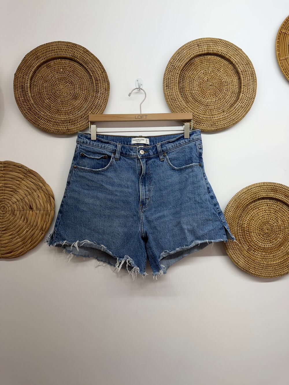 Abercrombie Curve Love The Dad Short High Rise 32/14